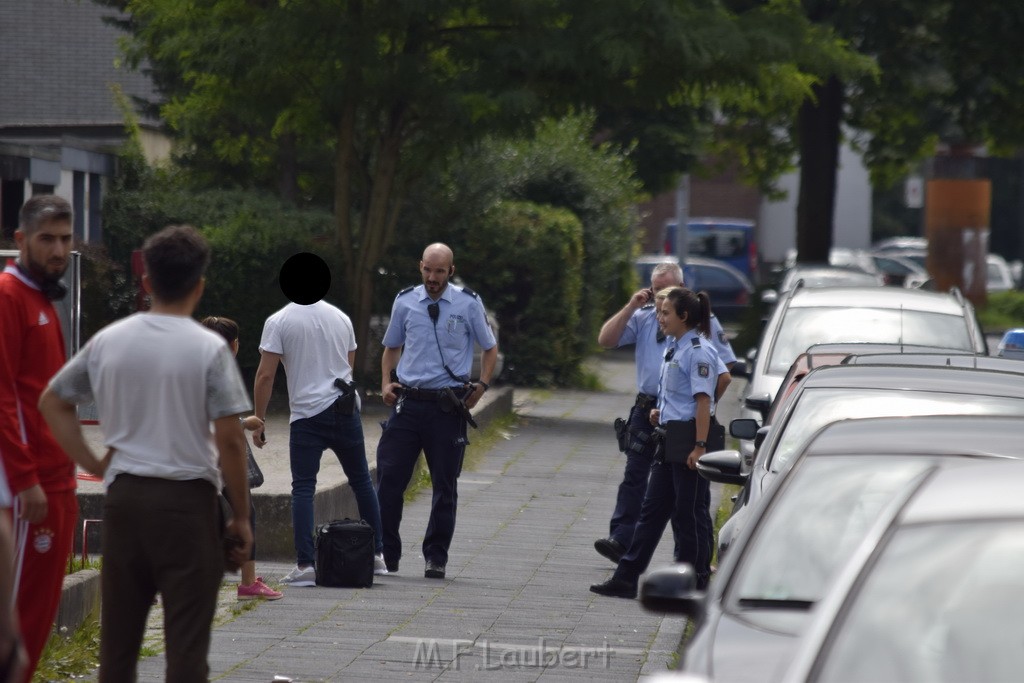 Schiesserei Koeln Ostheim Gernsheimerstr P17.JPG - Miklos Laubert